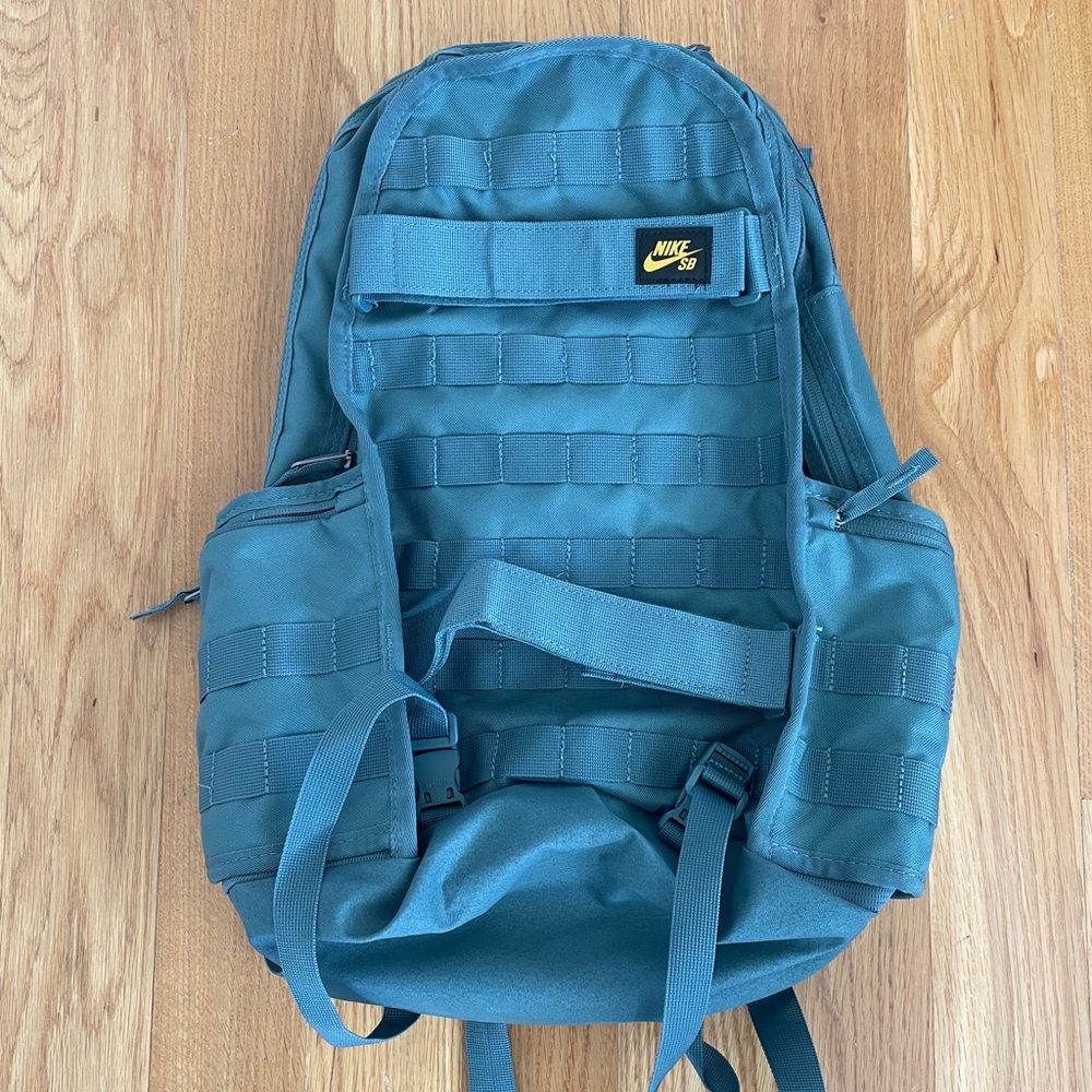 NIKE SB RPM Backpack - Noble Green/Midnight Navy